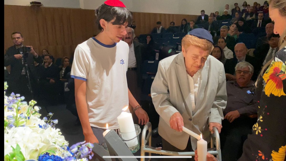 Acto. Durante el encendido de la vela se rindió homenaje a los más de 1.200 judíos asesinados en Israel.