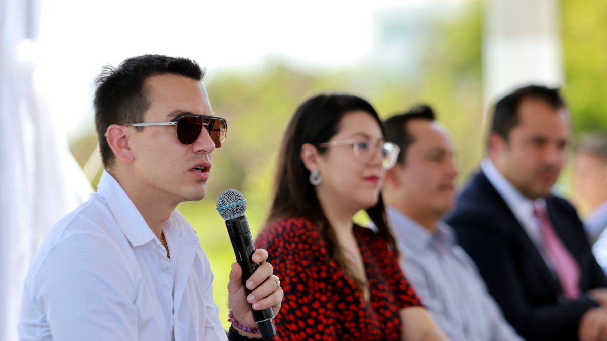 Apunta a que Ecuador sea un referente en generación de energías limpias no convencionales y amigables con el medio ambiente.