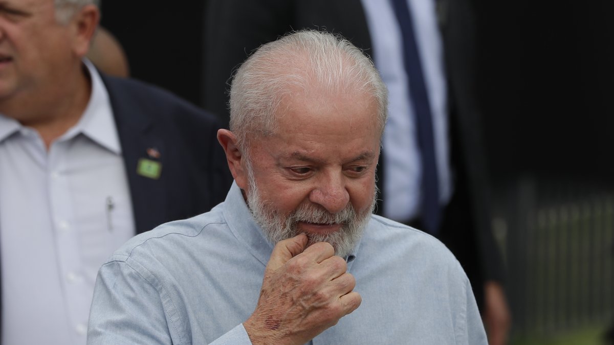 El presidente de Brasil, Luiz Inácio Lula da Silva, participa en la inauguración de la Terminal Intermodal Gentileza (TIG) este viernes en Río de Janeiro (Brasil).