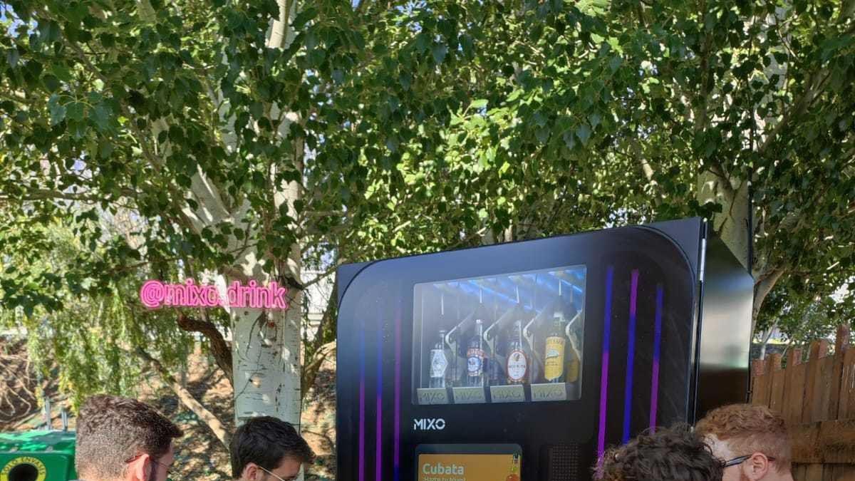 Madrid. Mixo, robot que integra todos los servicios y ahorra tiempo.