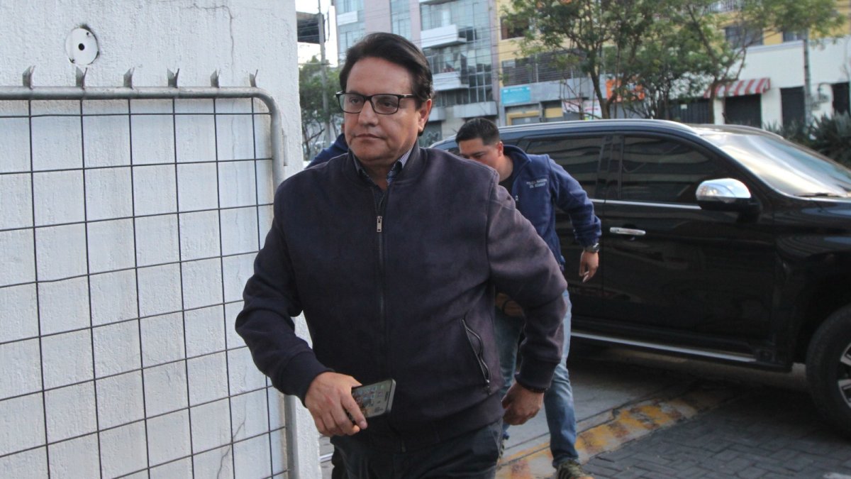 Figura. Fernando Villavicencio era un político y periodista de investigación. Fue asesinado al salir de un mitín politico.