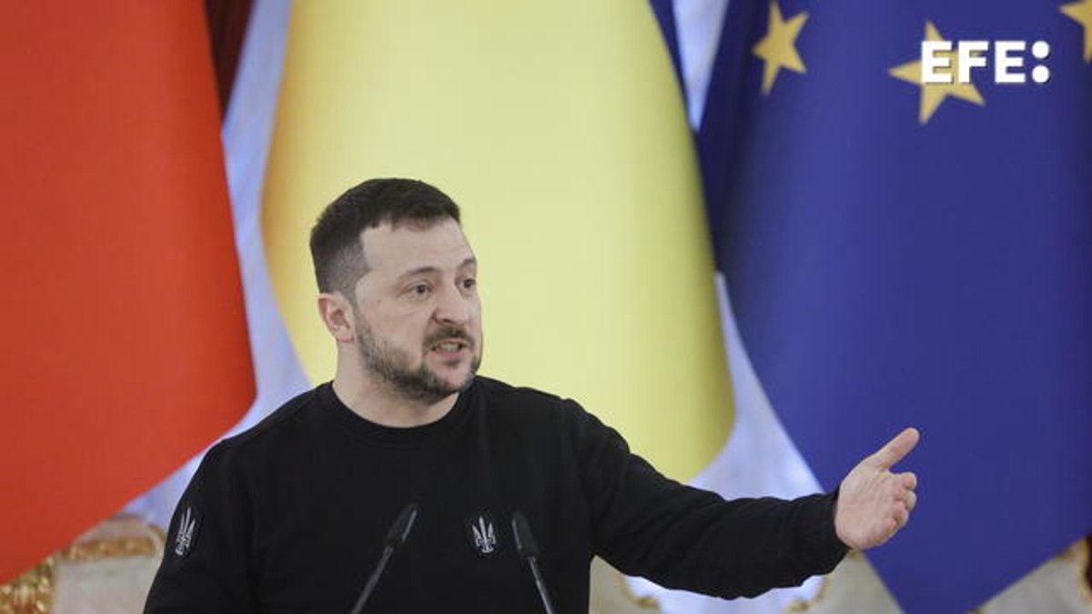 El presidente de Ucrania, Volodímir Zelenski, en una rueda de prensa este sábado 24 de febrero en Kiev.