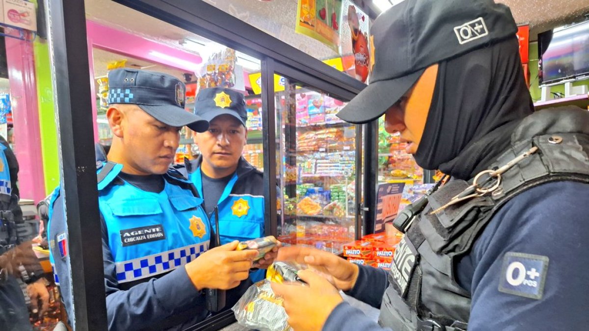 La Policía Nacional, Agencia Metropolitana de Control y la Comisaría de Policía participaron en el operativo.