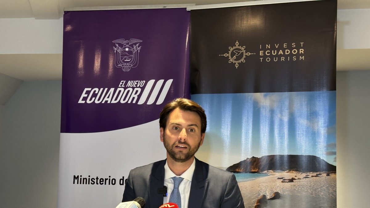 El ministro de Turismo, Niels Olsen, en rueda de prensa este 27 de febrero de 2024