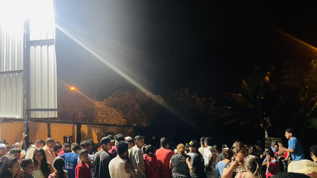 Acto. Los moradores se acercaron al lugar de los hechos. Eduardo vio a su padre un rato antes del asesinato.