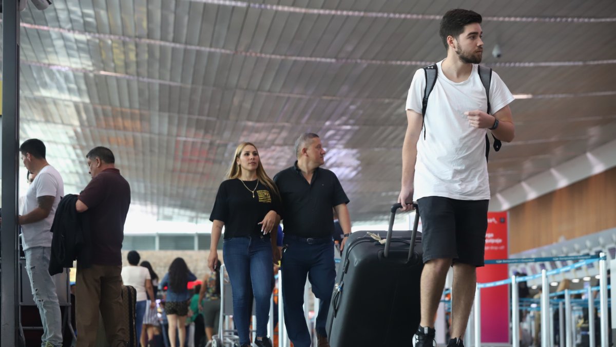 Aeropuerto. La nueva propuesta de la ley de turismo apunta a una reducción del precio del boleto de avión.