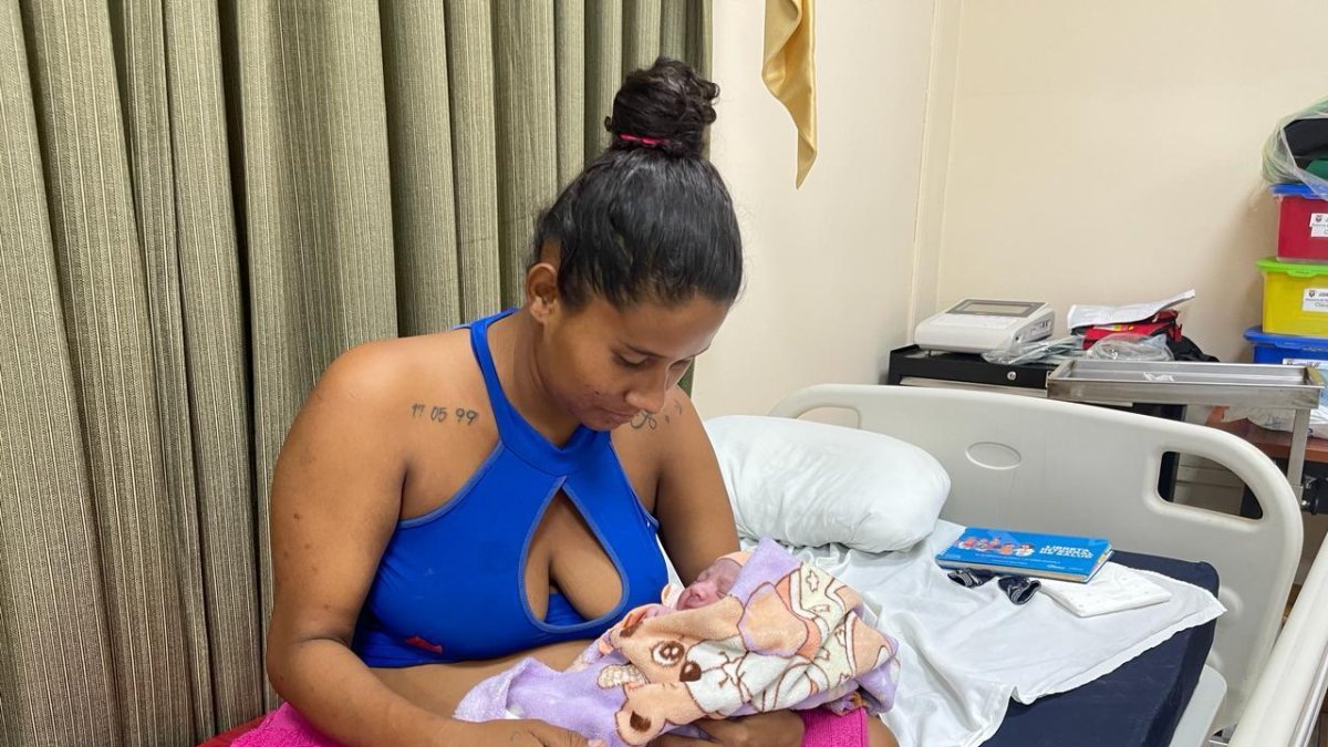 Mujer dio a luz en una universidad, en Manabí.