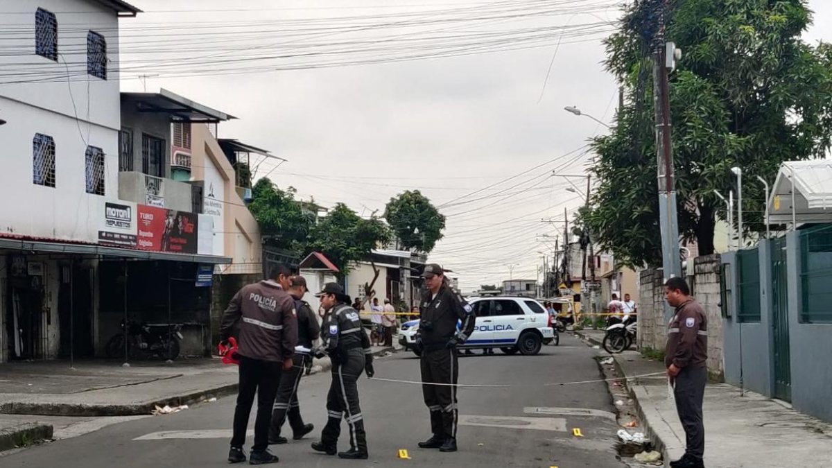 En el sitio del hecho se recabó siete indicios balísticos.