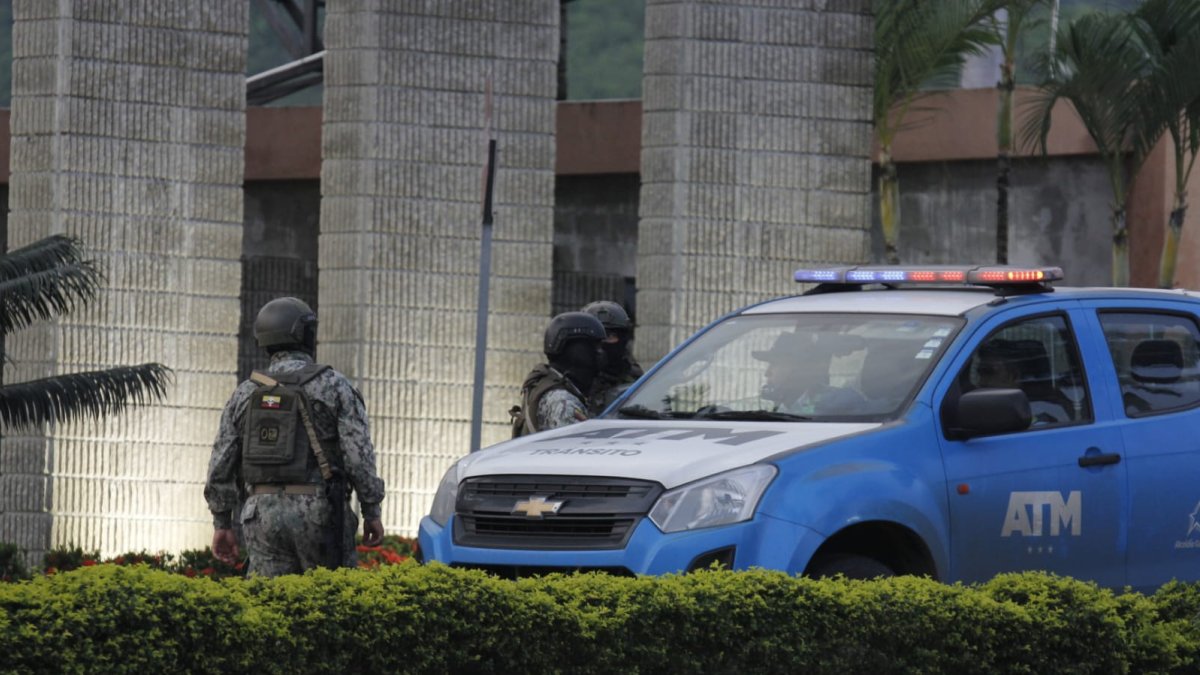 Según información de una fuente reservada, en el sitio hallaron 200 municiones de calibre 9 milímetros.