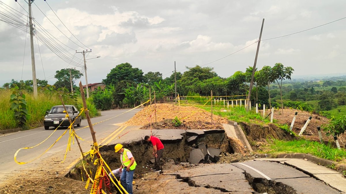 Personal vial se encuentra trabajando en la zona