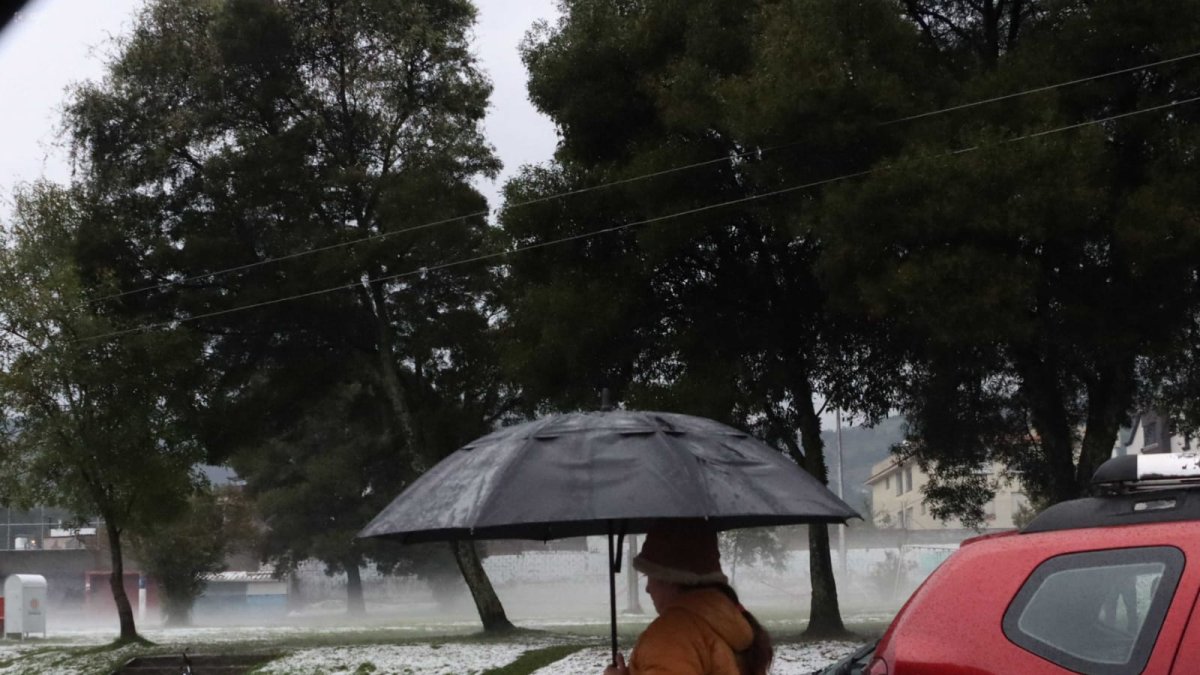 El granizo y fuerte lluvia que se registraron en el valle de Los Chillos y el sur de Quito podrían repetirse, según el Inamhi.