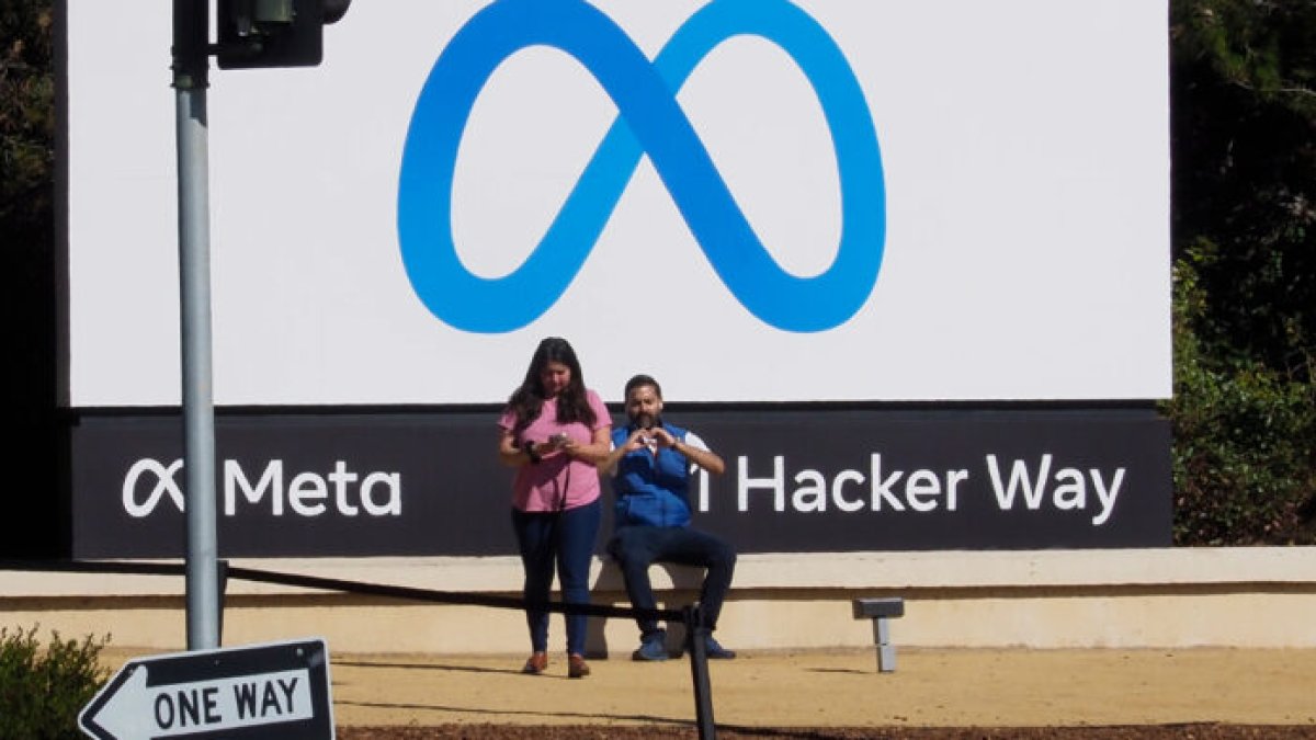 Logo. La marca de Meta en un anuncio publicitario.