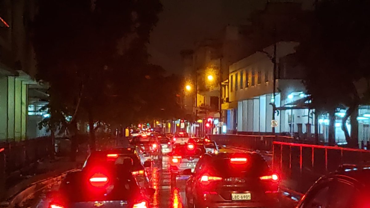 En el norte y en el centro, según han detallado los conductores a EXPRESO, los colapsos son múltiples.