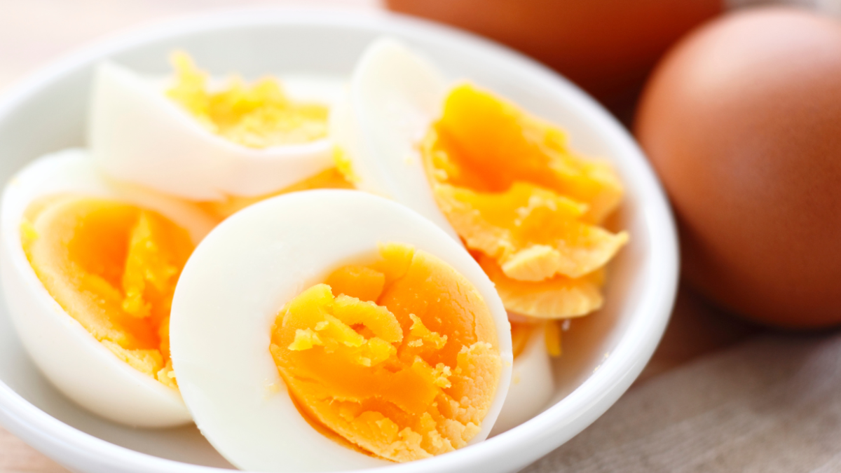 El huevo duro es habitual en los desayunos.