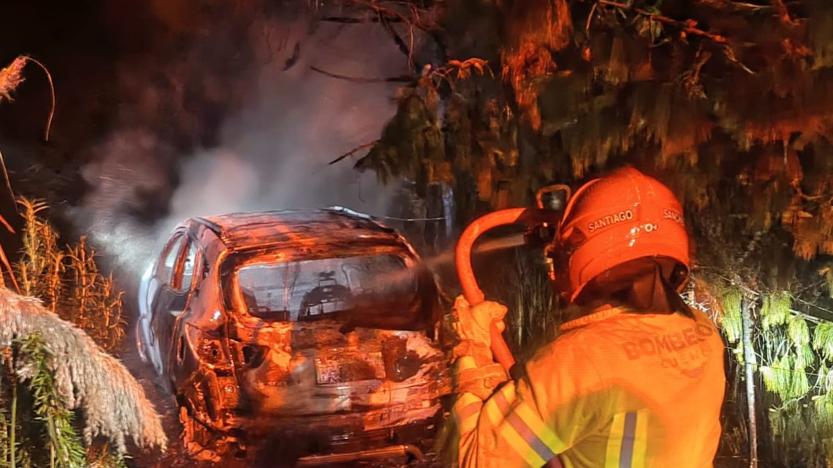 El vehículo del hombre aparentemente secuestrado fue localizado en la zona del Cajas luego que fuera incendiado y abandonado.