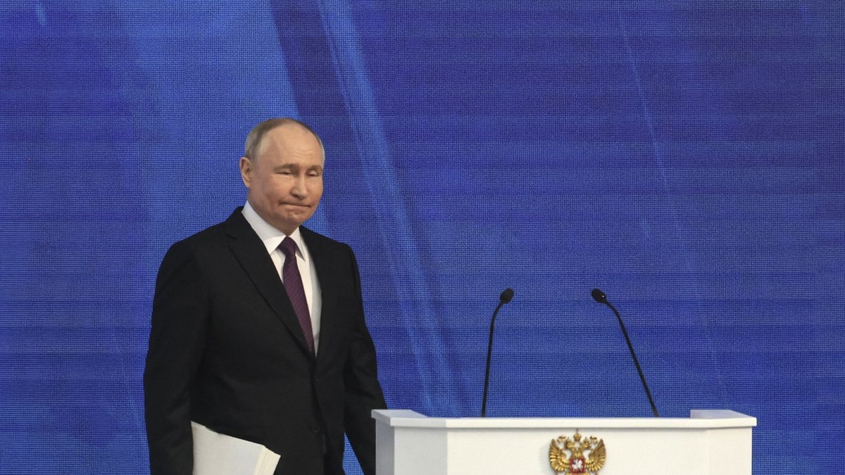 El presidente de Rusia avisa a la OTAN que las consecuencias del envío de tropas a Ucrania serían 