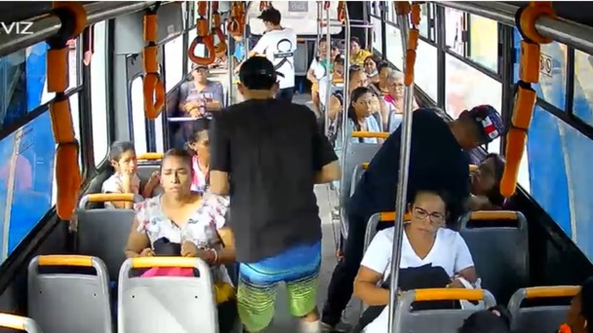 Atraco. El asalto quedó registrado en videos que se viralizaron en redes.