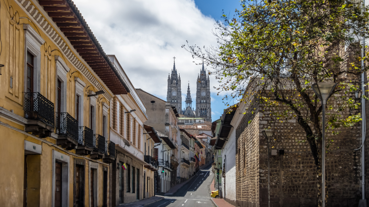 Quito es una de las ciudades donde rige el toque de queda