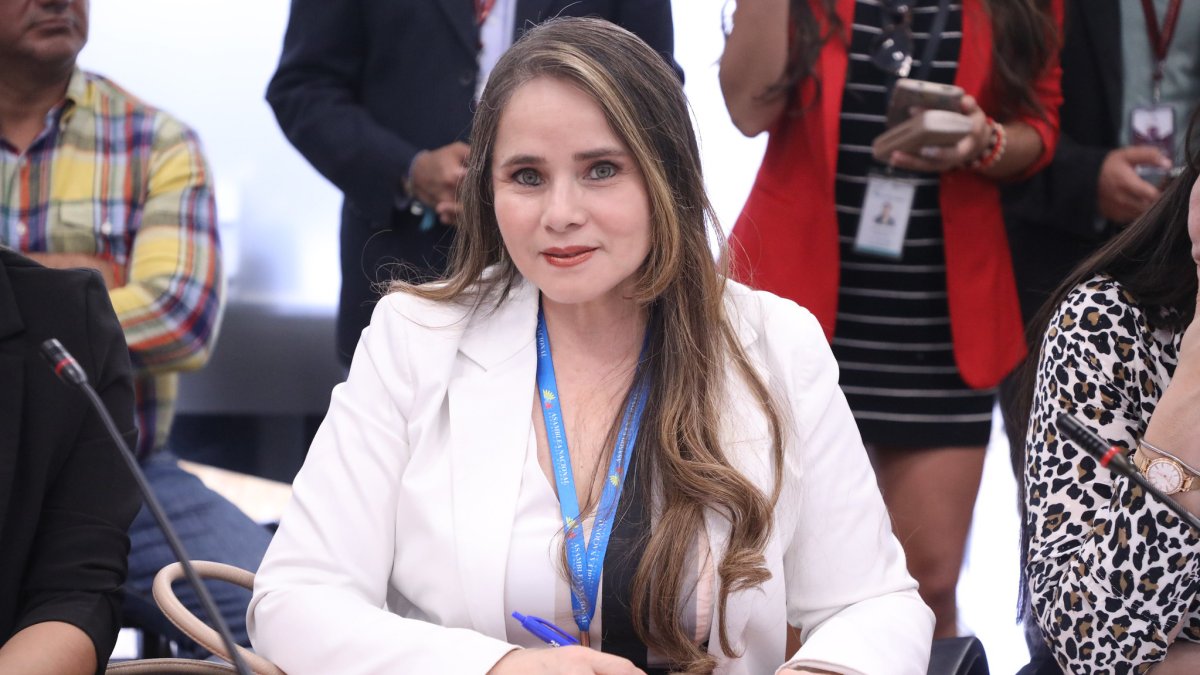 Es asambleísta de Construye y  presidenta de la comisión legislativa ocasional que investiga el magnicidio de Fernando Villavicencio.