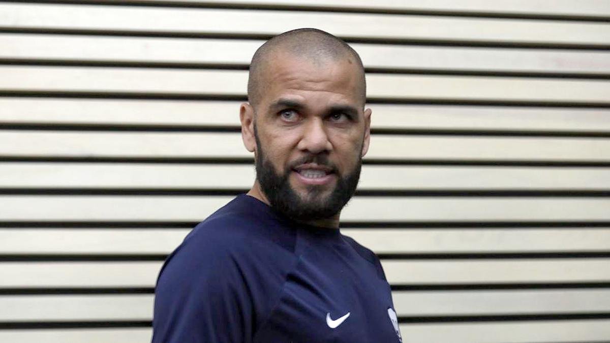 Dani Alves sentenciado por violar a una mujer en Barcelona, España