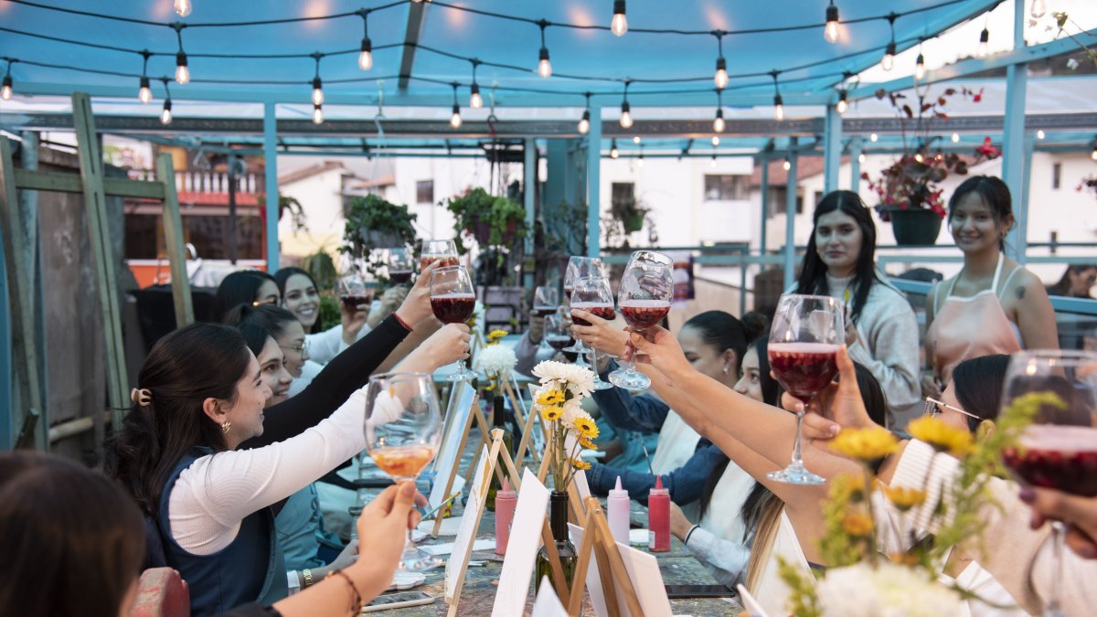 3 a cuatro horas duran en promedio las sesiones. Acuden grupos de amigos y parejas.