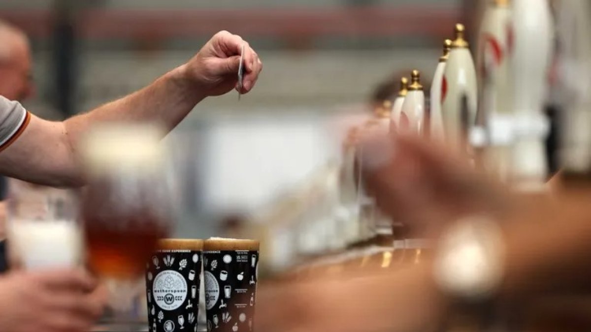 El alcohol es también la primera causa de cirrosis y de trasplante hepático