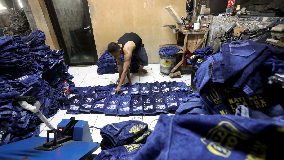 Los métodos que presenta podrían reducir el impacto ambiental del teñido de vaqueros azules hasta en el 92 %