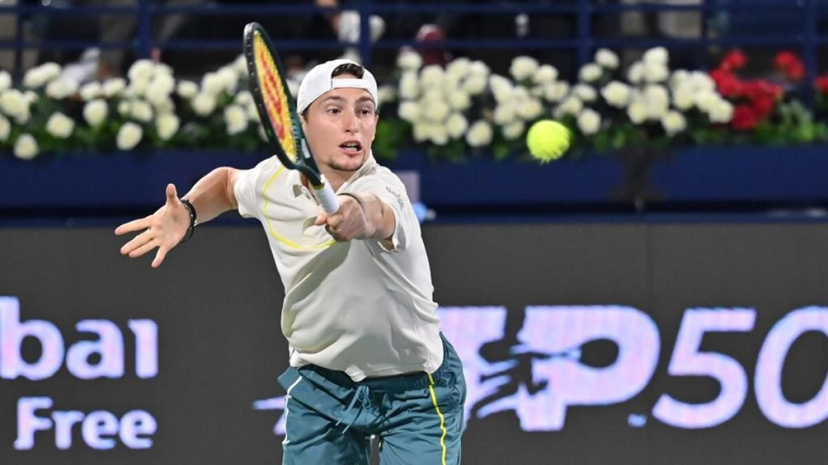 EL tenista fracés, Humbert venció a Medvedev y va por el título ante Bublik