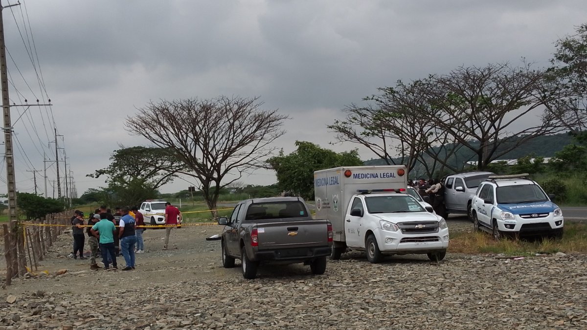 Autoridades hallan otro cuerpo en la vía a Salitre.