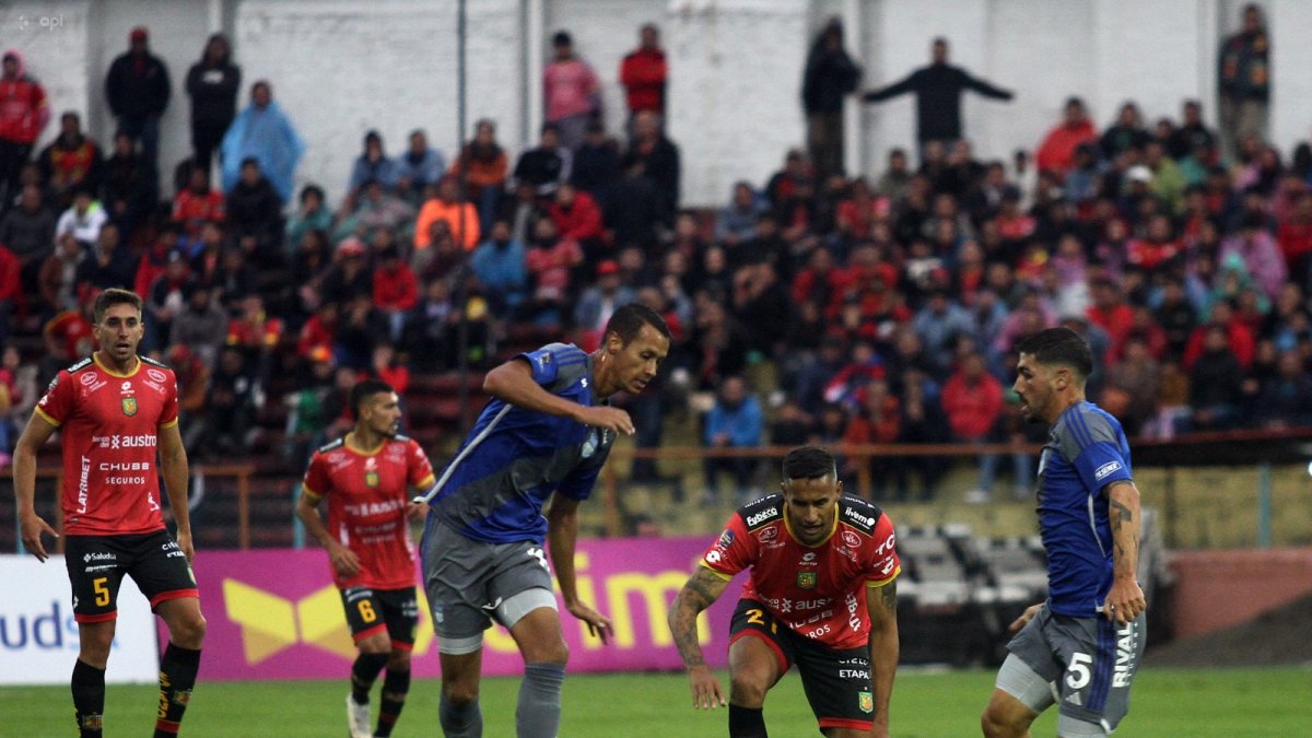 Deportivo Cuenca vs. Emelec: El Bombillo iguala ante los morlacos en el primer tiempo de la fecha 1