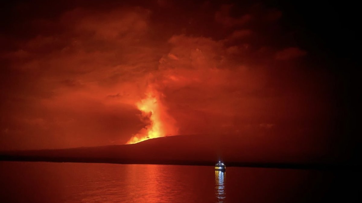 Tras cuatro de inactividad inicio de un nuevo proceso eruptivo el volcán de la isla Fernandina