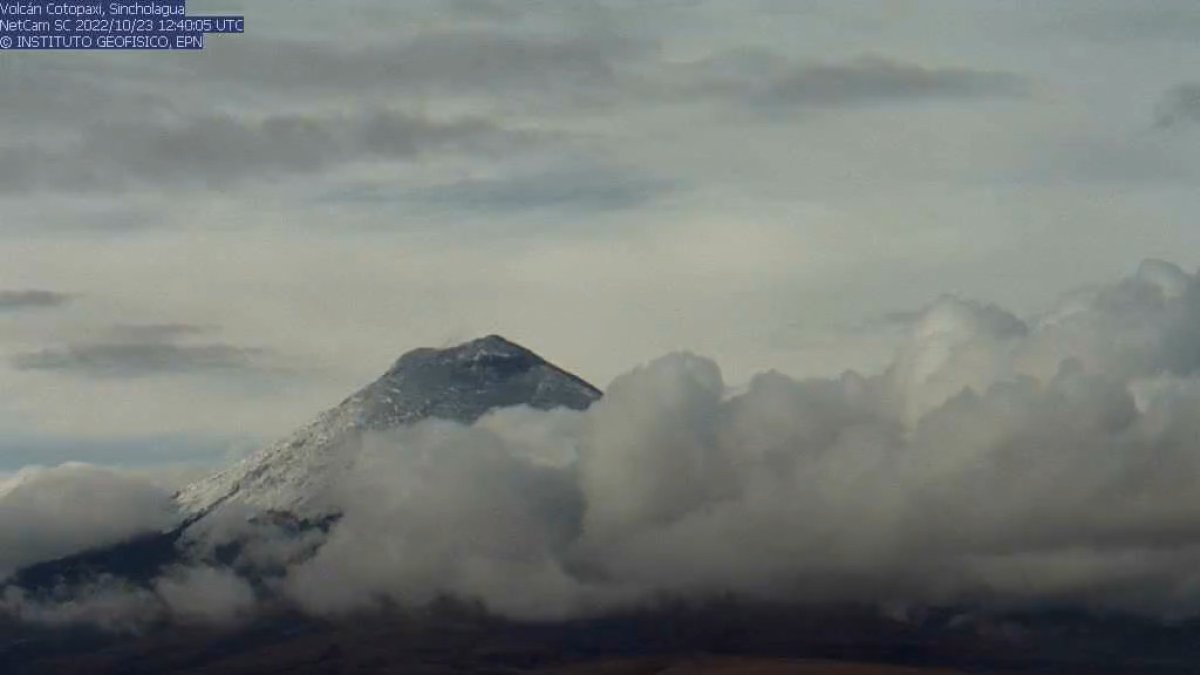 Por la quebrada de Agualongo es por donde descienden los lahares secundarios del volcán.