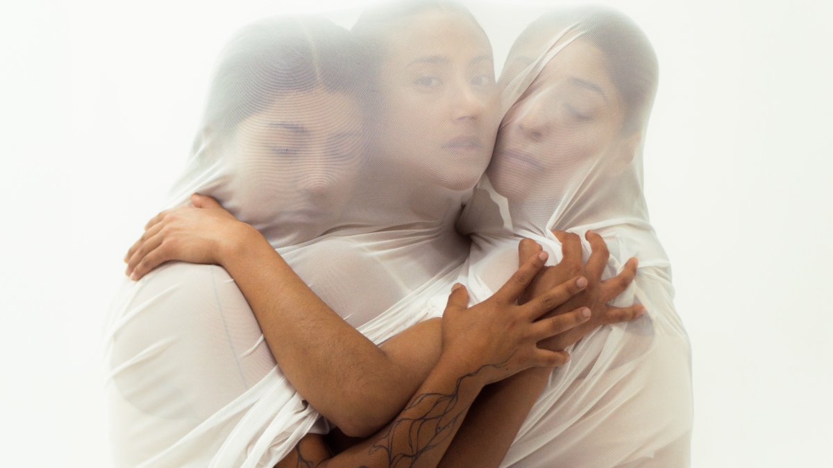 El objetivo es evidenciar la problemática social en las cárceles femeninas.