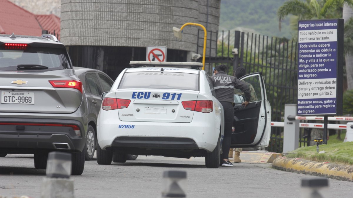 Lo último. A finales de febrero, las fuerzas del orden allanaron una vivienda en una urbanización de vía a la costa. En el operativo arrestaron a un ciudadano ruso y a su esposa.
