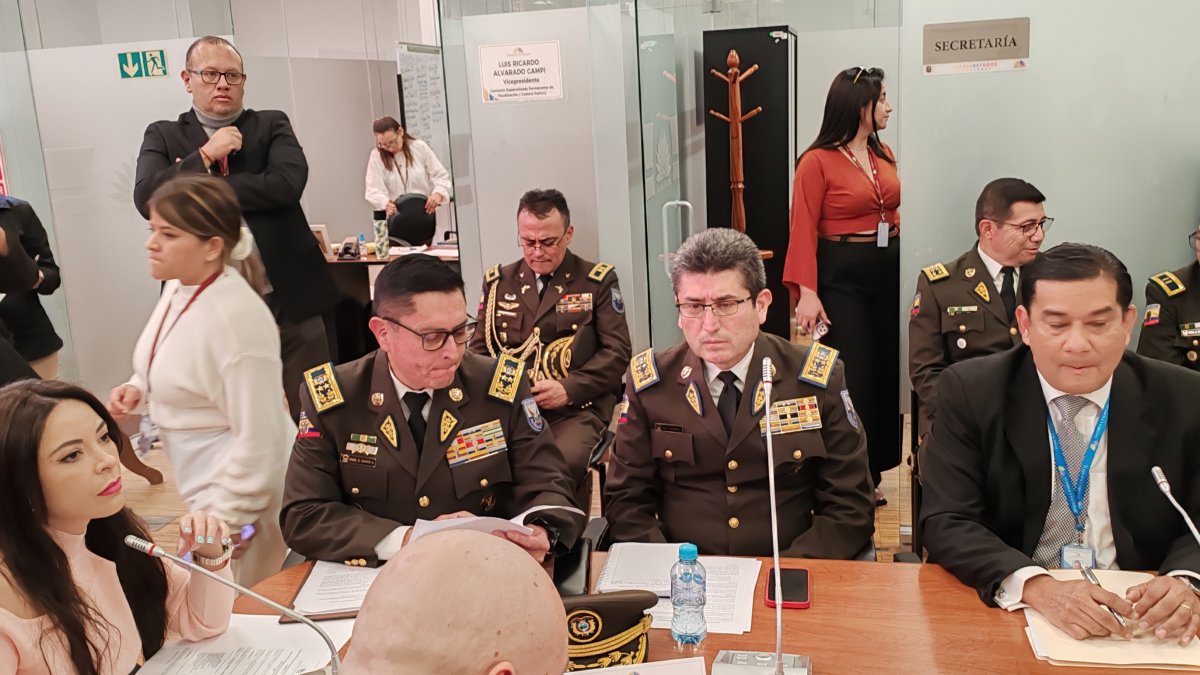 La presidenta de la Comisión de Fiscalización no descarta hacer una tercera convocatoria a la excomandante de Policía, Tannya Varela, que hoy no compareció.