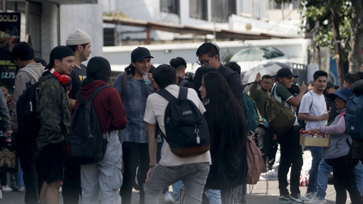 La AMC señala que las zonas de mayor incidentes por beber en la vía pública son las aledañas a las universidades de Quito.
