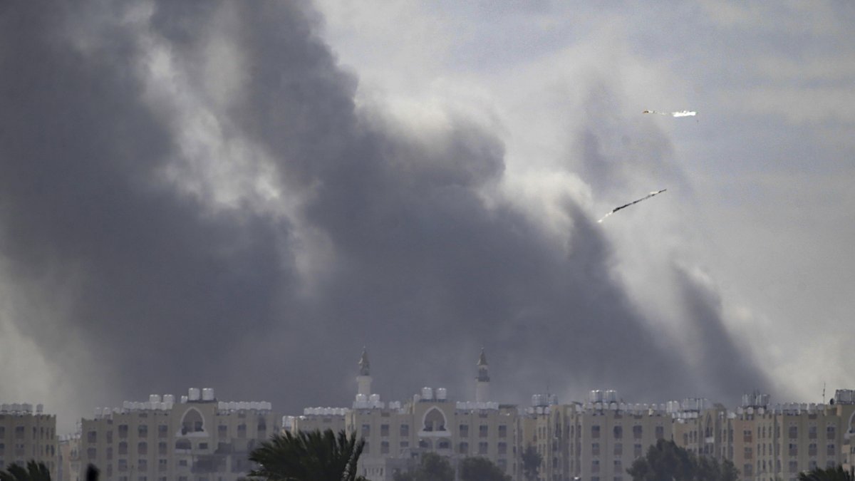 Familias enteras se han desplazado hacia Rafah.