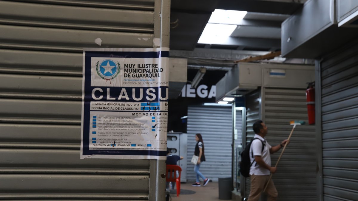 En total fueron 319 locales clausutados