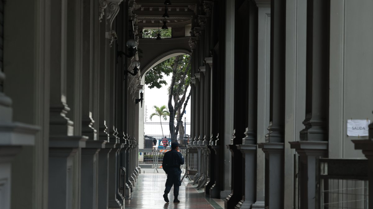 Institución. Vista del edificio municipal desde la Plaza de la Administración, en el centro de la ciudad. El actual alcalde es Aquiles Álvarez.