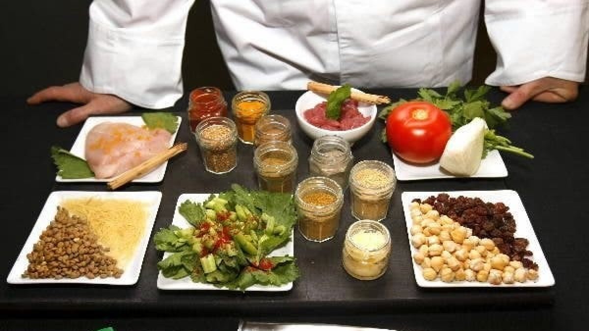 Proteínas, vegetales, especias y legumbres de calidad son esenciales.