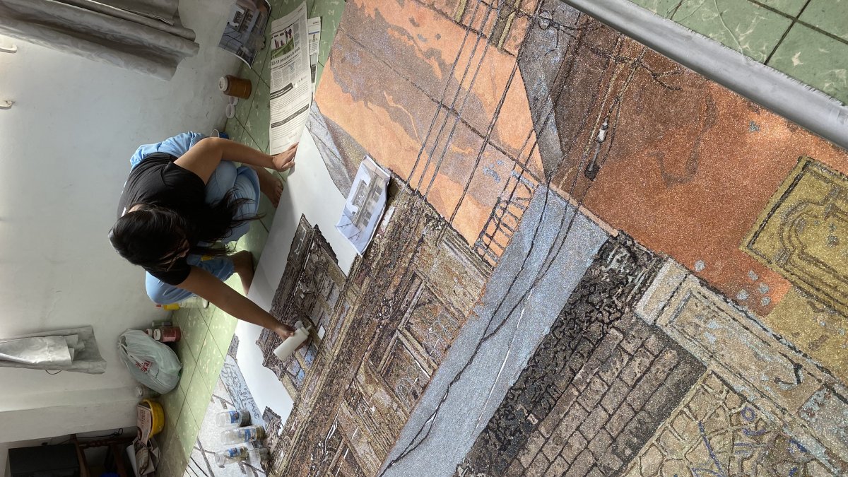 En las charlas resaltan el trabajo de mujeres que dedican su vida a salvaguardar el patrimonio cultural del país.