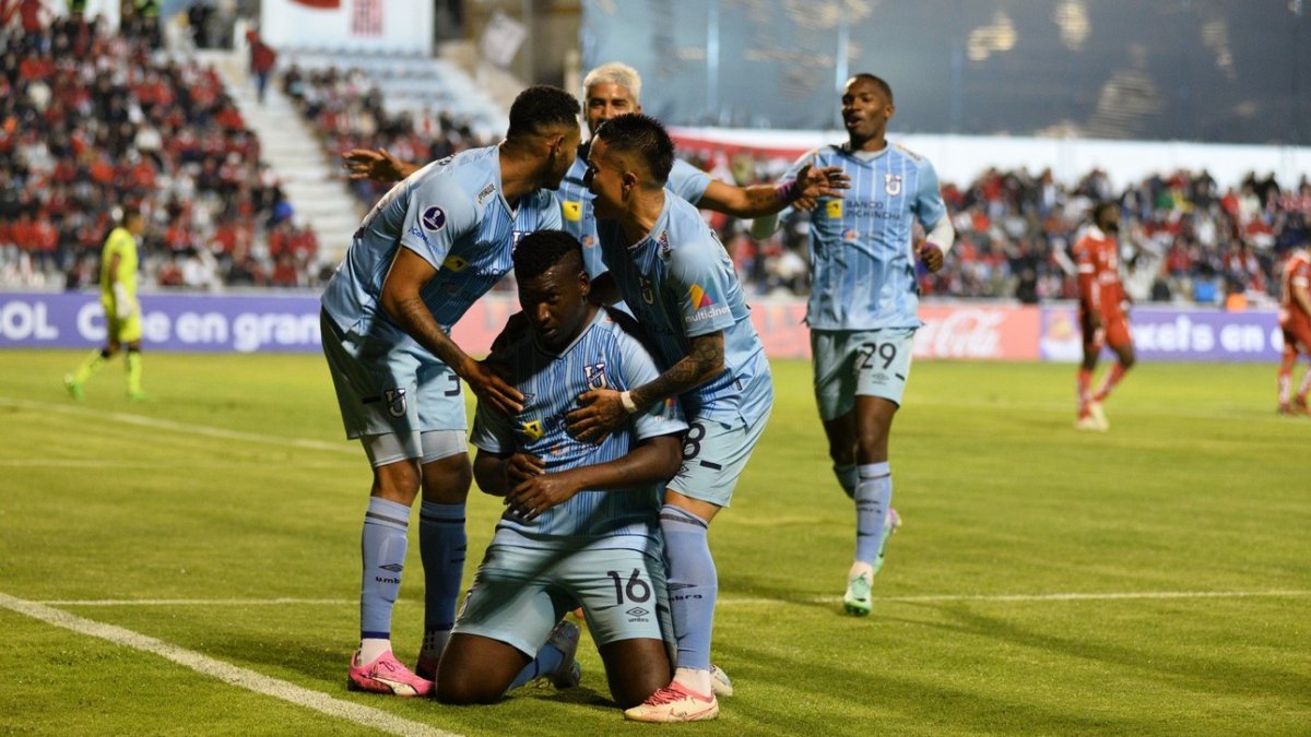 Universidad Católica clasifico a  fase de grupos de la Copa Sudamericana 2024