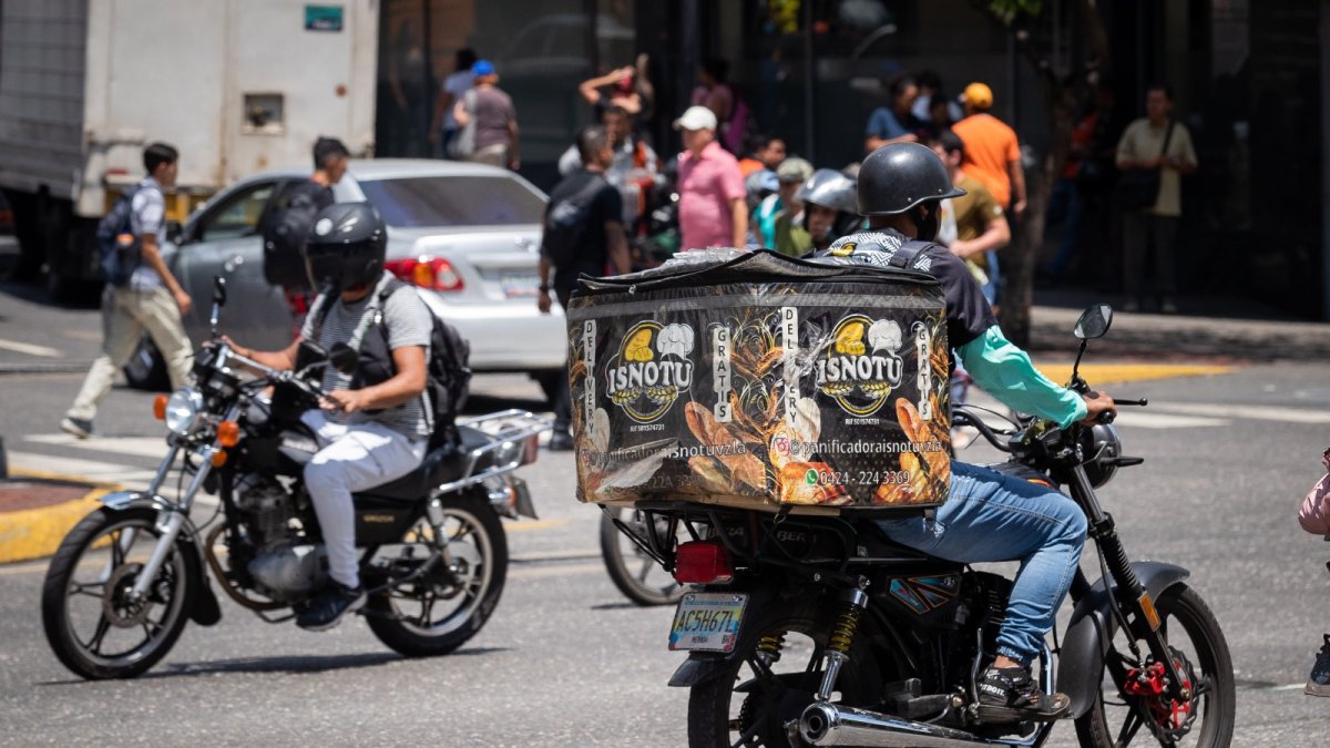 Control. La propuesta evitaría que dos personas circulen en motos.