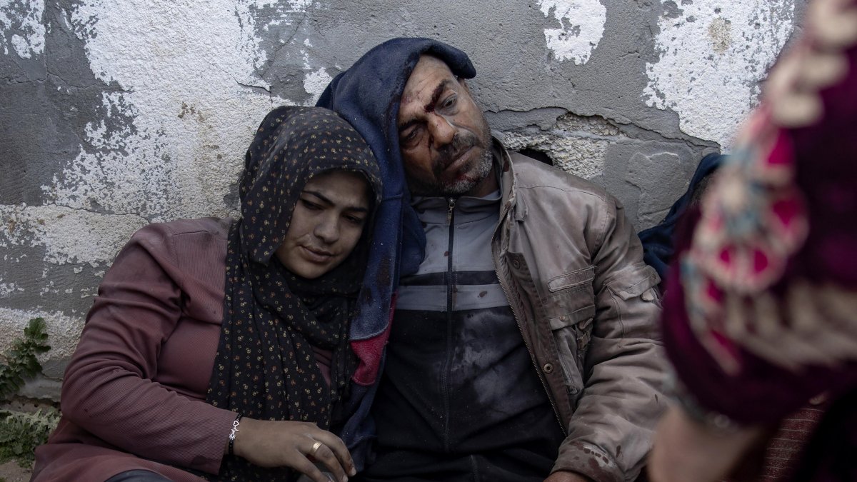 Conflicto. En medio de los constantes bombardeos, los palestinos buscan refugio en las regiones más alejadas.