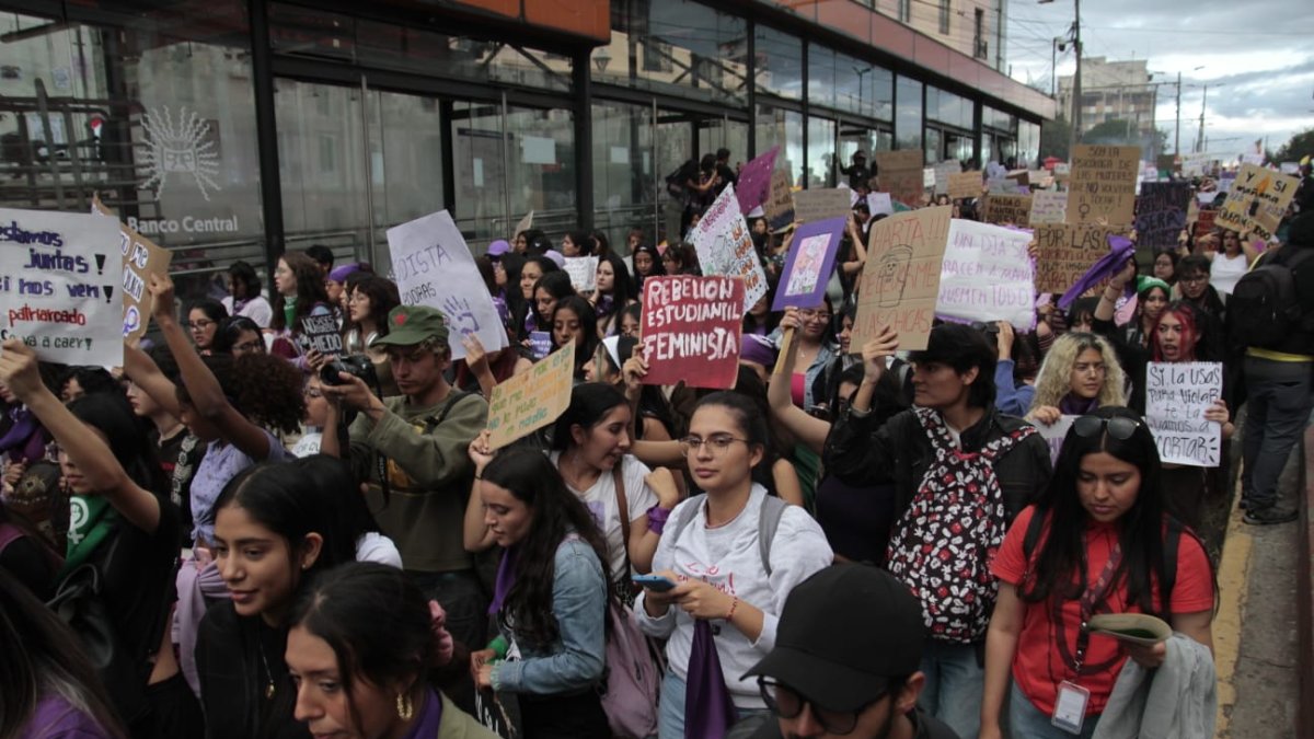Cientos de mujeres se dieron cita a la marcha.