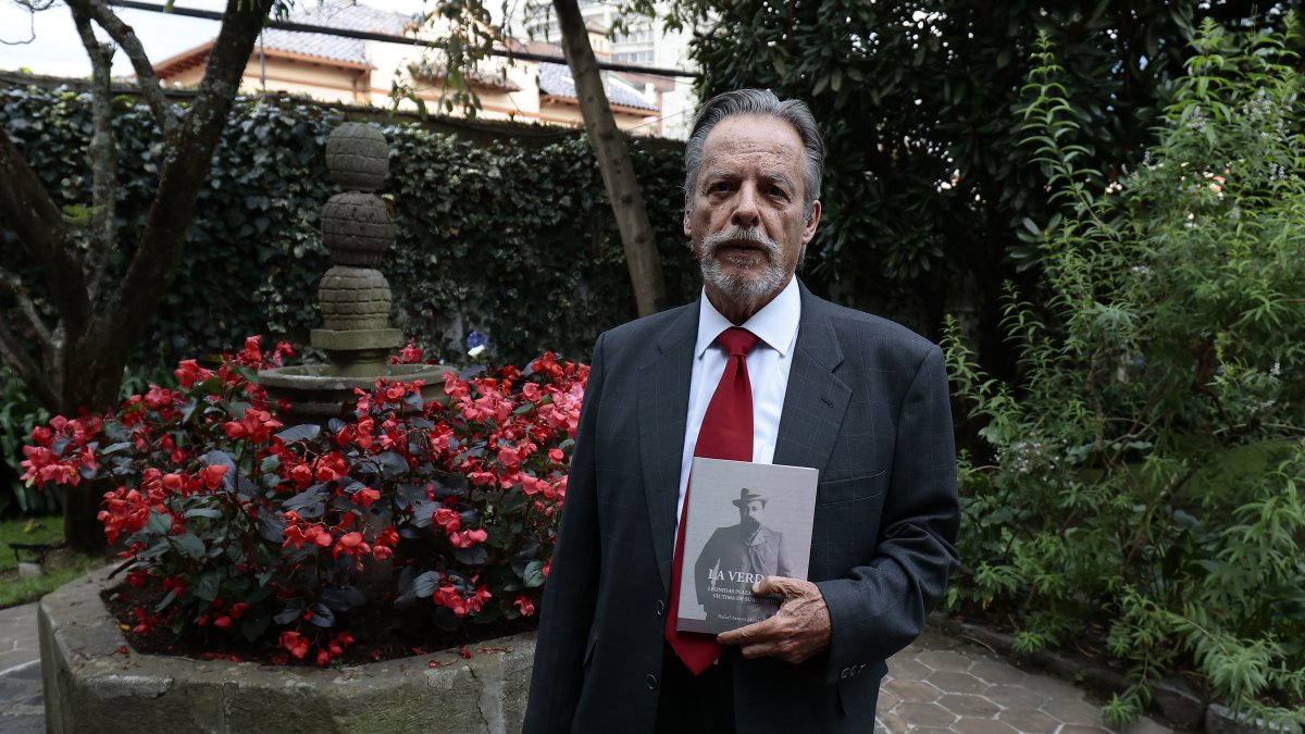 Rafael Arroyo Alcívar es un ingeniero civil y empresario quiteño aficionado a la historia, especialmente a la historia del Ecuador.