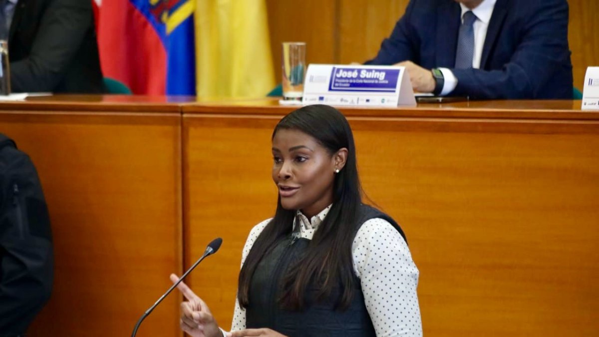 En abril de 2025 culmina el periodo de Diana Salazar en la Fiscalía General del Estado.