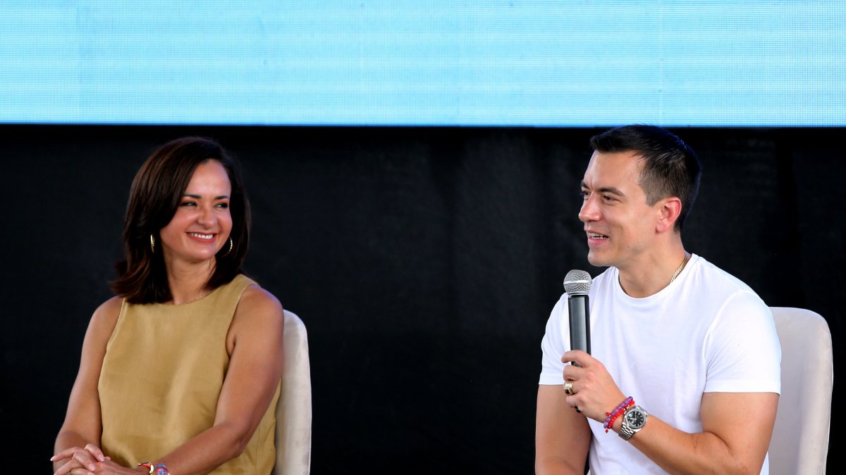 La prefecta Marcela Aguiñaga y el presidente Daniel Noboa en el evento, en Guayas.