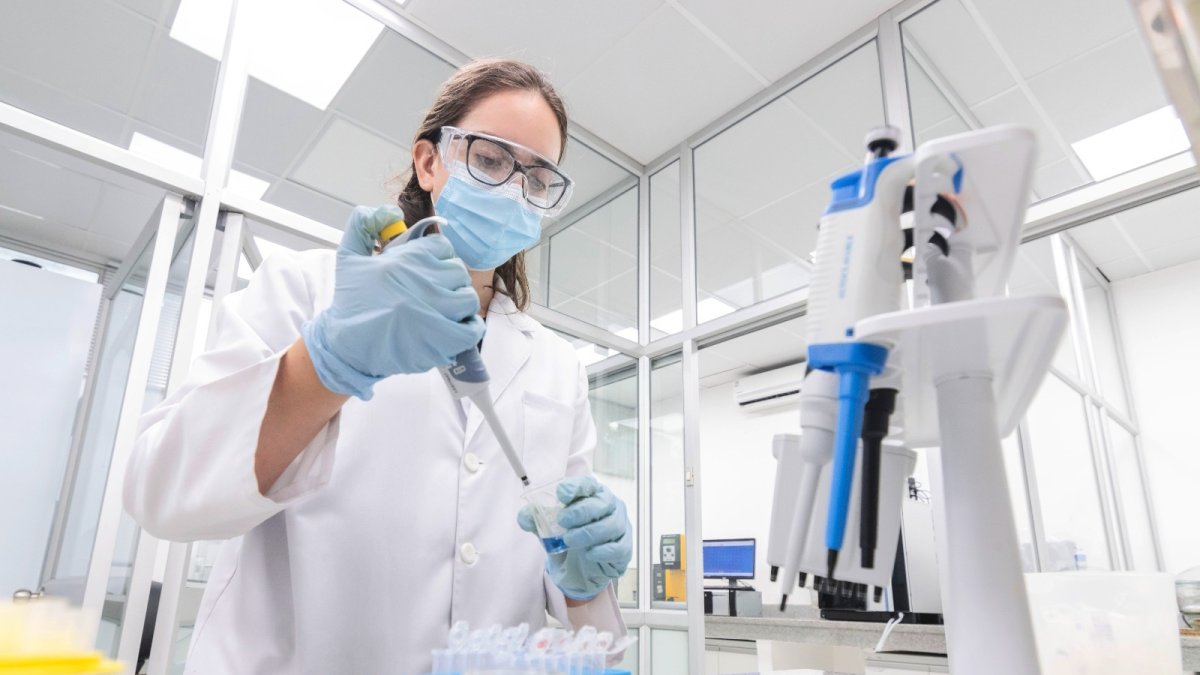 La Escuela Superior Politécnica del Litoral (ESPOL), aparece en primer lugar en Ecuador en investigación en el SCImago Ranking de Instituriciones marzo de 2024.