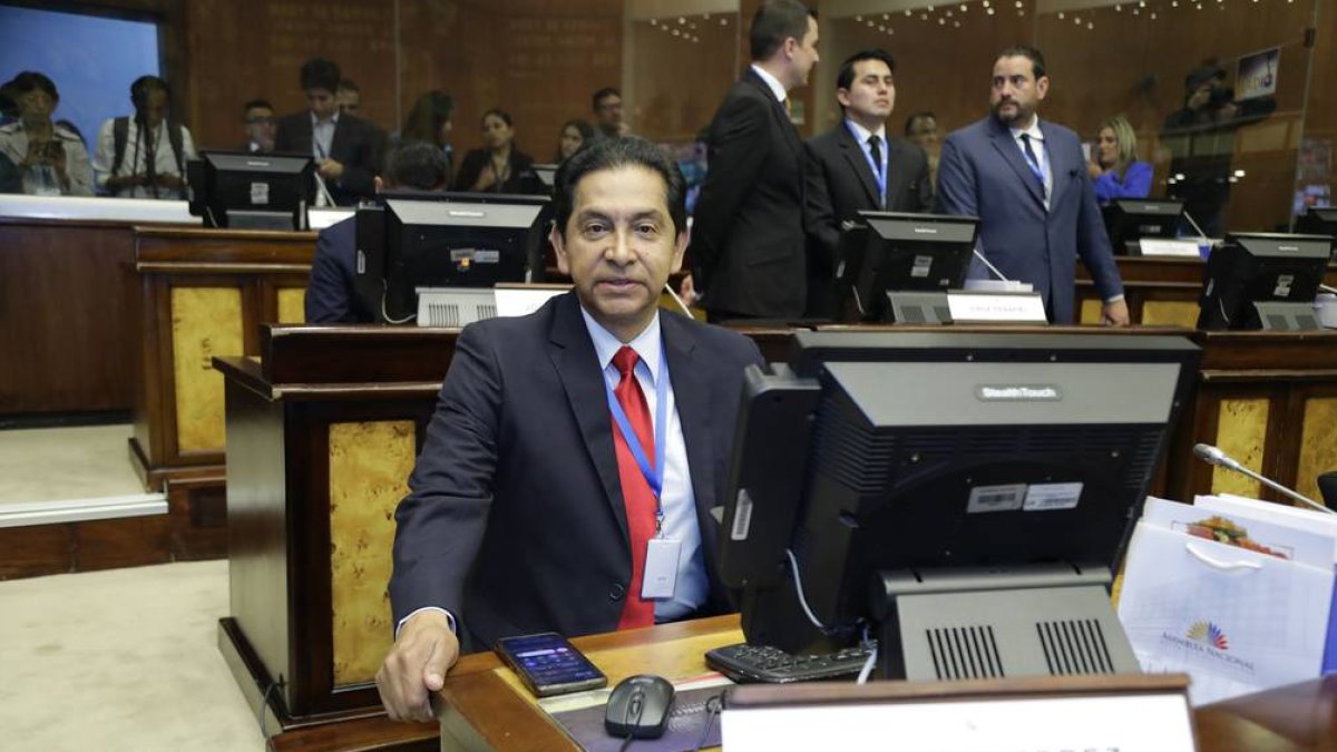 El expresidente de la República y asamblísta nacional es directivo de Sociedad Patriótica.